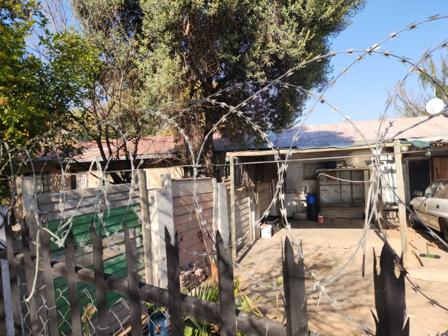 2 Bedroom Property for Sale in Oos Einde North West